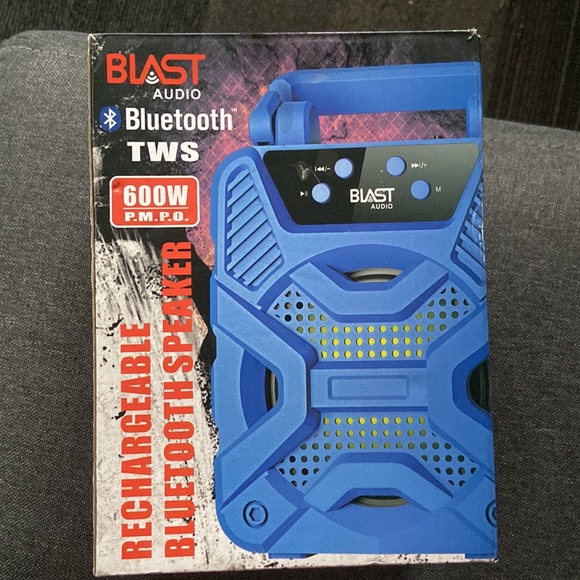 Bluetooth speaker 600 watts rechargeable - Picture 3 of 3